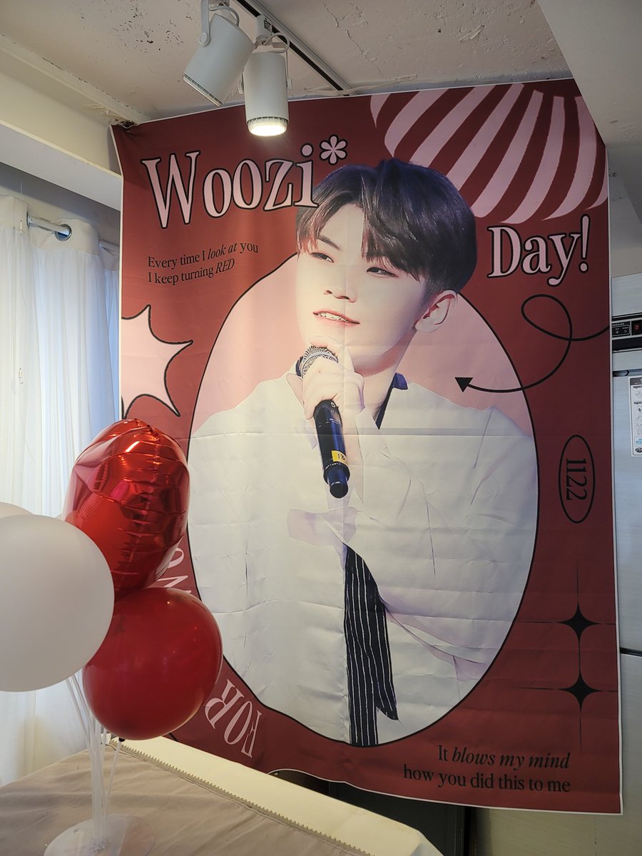 Hololonglolong's tweet photo. 스물번째 "카페 너와 늘"
어제 거리 땜에 고민하다가 오늘 방문했는데 예쁘게 꾸며져 있었고 귀여웠당 ㅎㅎ 그리고 선착특전에 있던 뺏지.... 엄청 예뻤어요!👍👍
https://t.co/6yL42mB8gz

#Happy_WOOZI_Day
#우리지훈이_태어나줘서고마워_생일축하해 https://t.co/FOz9Yw2UCK