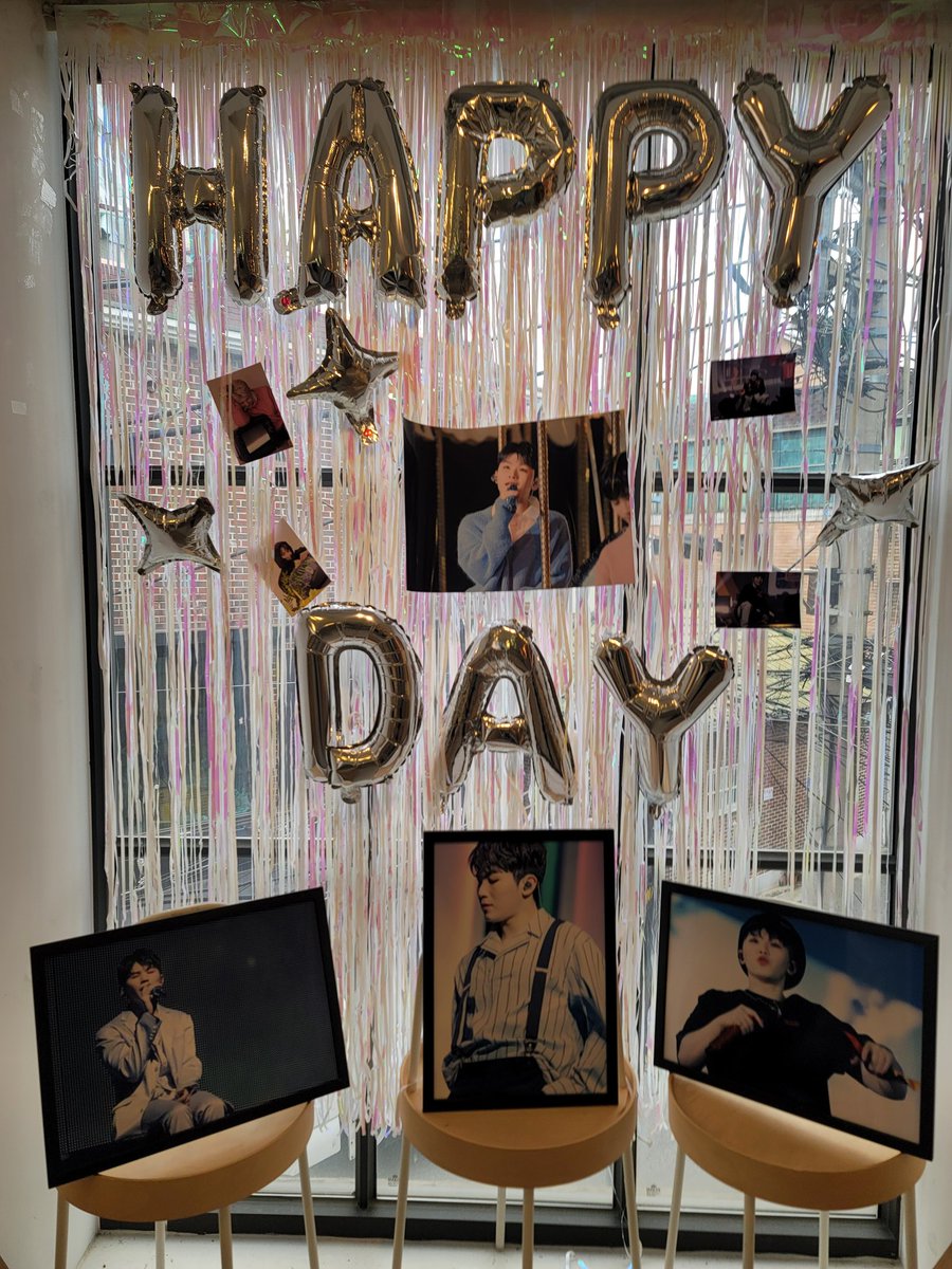 Hololonglolong's tweet photo. 스물번째 "카페 너와 늘"
어제 거리 땜에 고민하다가 오늘 방문했는데 예쁘게 꾸며져 있었고 귀여웠당 ㅎㅎ 그리고 선착특전에 있던 뺏지.... 엄청 예뻤어요!👍👍
https://t.co/6yL42mB8gz

#Happy_WOOZI_Day
#우리지훈이_태어나줘서고마워_생일축하해 https://t.co/FOz9Yw2UCK