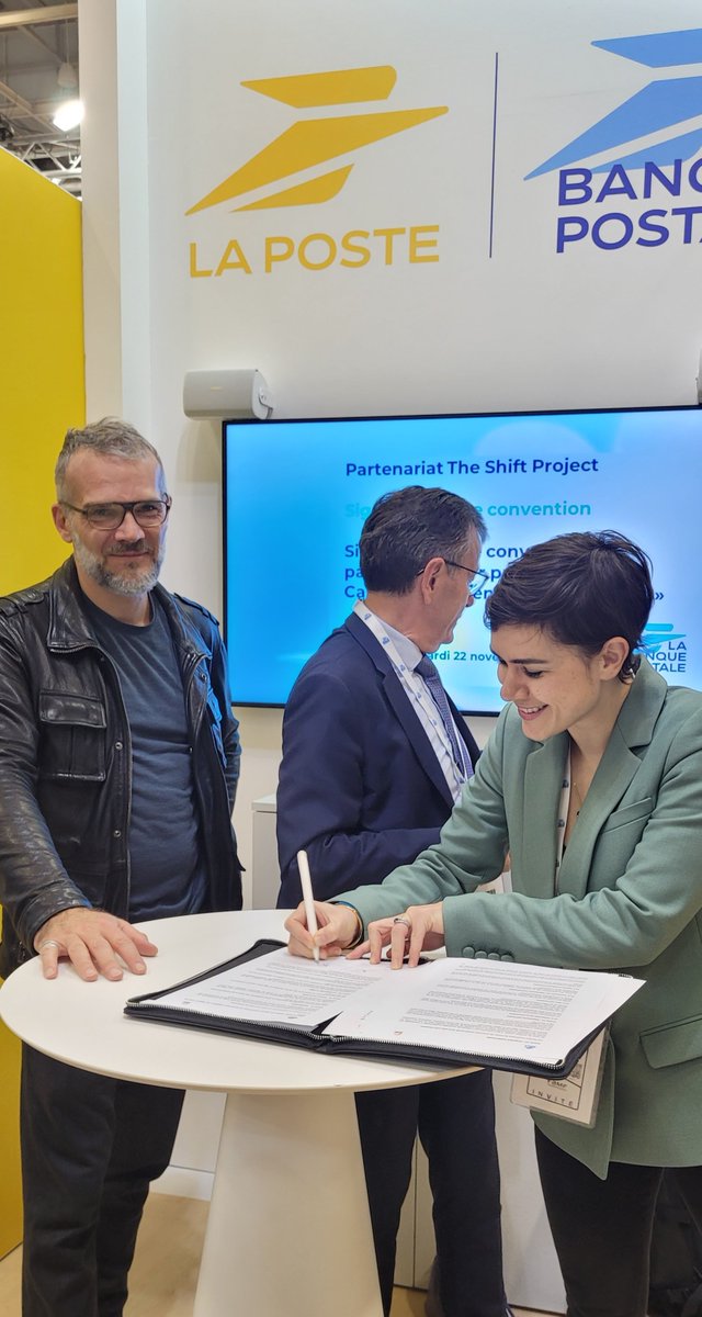 #SMCL2022 | Top !  Signature d'une convention de partenariat <a href="/theShiftPR0JECT/">The Shift Project</a> × <a href="/LaBanquePostale/">La Banque Postale</a> avec <a href="/OIL_MEN/">Matthieu Auzanneau</a> et <a href="/AHorelPages/">Adrienne Horel-Pagès</a> pour promouvoir les cahiers "Résilience des territoires" theshiftproject.org/resilience-des… 
#BanqueCitoyenne