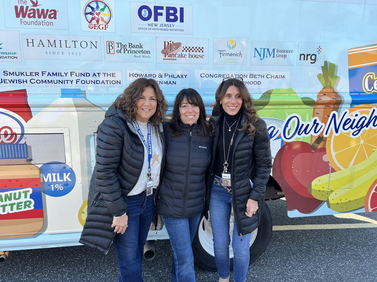 Thankful for all our MRS families who contributed to our food drive. A meaningful community service project! Jewish Family &amp; Children Services will distribute our donations to 875 local families! Keep making the world a better place MRS Eagles! #WWPRSD