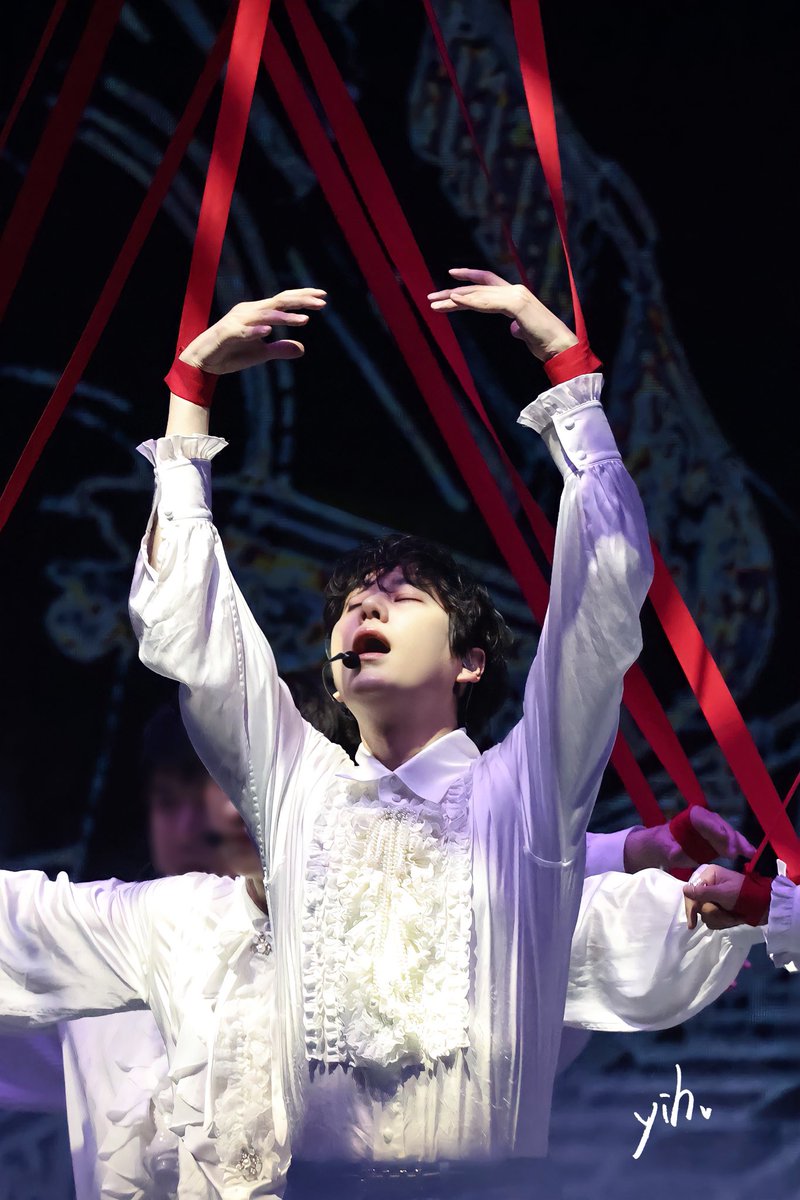 _Oops13's tweet photo. HQ // 221120 SS9 in Hong Kong

번더플도…규현도…최고예요🎻

#규현 #圭贤 
#キュヒョン #KYUHYUN 
#슈퍼주니어 #SUPERJUNIOR https://t.co/s9stu4wLu7