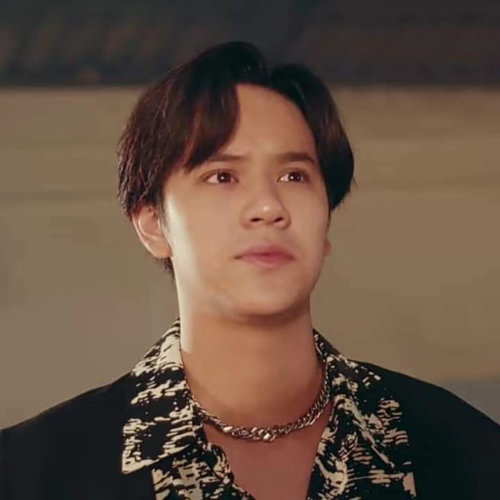 BYEOLwithEM's tweet photo. The shirt Nanon's wearing in Our Sky 2 is the same shirt I give for Mix's birthday in 2021 The first time I saw this, I was calm for a moment 5555555555 #mixxiw #nanon_korapat #GMMTV2023 https://t.co/xGmyMCe7CQ