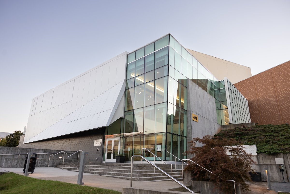 ZuckermanMuseum's tweet photo. The Zuckerman Museum of Art and our satellite gallery are #closed this week from 11/22-11/26 during Kennesaw State University's #fall break. We'll be back with regular operating hours on 11/29 with your final two weeks to see our captivating fall exhibition series #KSU https://t.co/qASUhtI3ld