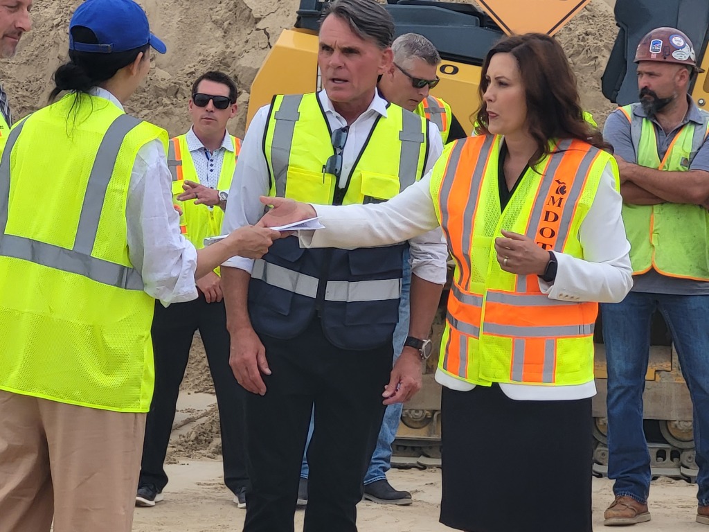 macombdaily's tweet photo. Whitmer eyes more investment in jobs, families https://t.co/Ai7UfRFD1f https://t.co/F3NKvQA5xl