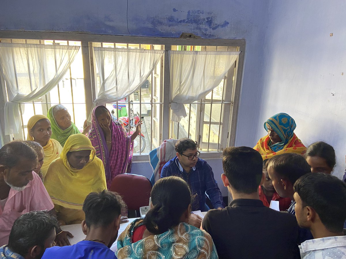 aranyaksaikia's tweet photo. Some scenes of patience! A visit to the RNB Civil Hospital threw up this shot of a daily OPD session. Yet there was an air of patience and perseverance all around. Patients waiting patiently around the doctor who handled their issues with ease. #gossaigaon https://t.co/yvKc7Kubmv