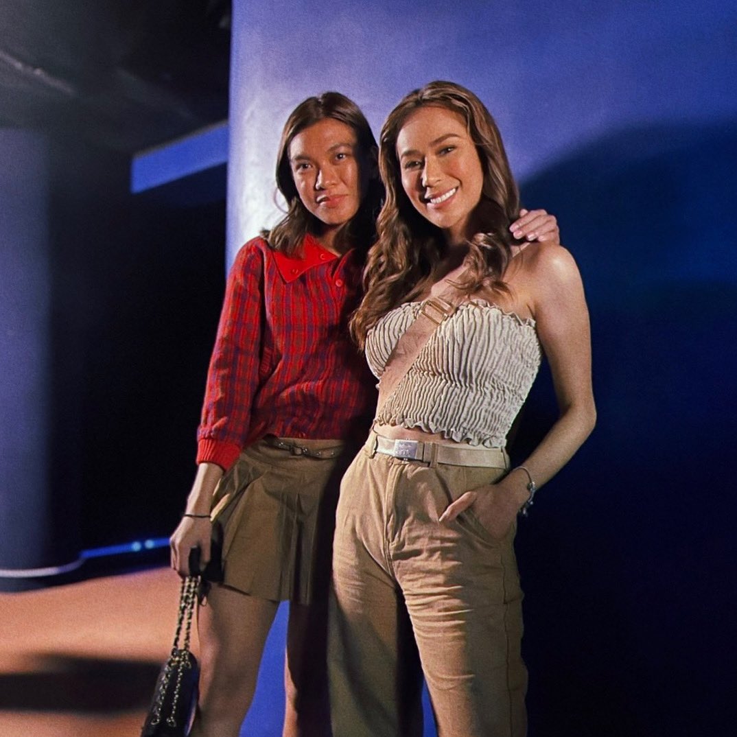 SamBer_Official's tweet photo. Our first movie date after Pinoy Big Brother. Congratulations #DonBelle and ABS-CBN Film Productions Inc. (Star Cinema) Team! Panoorin niyo rin ang #AnInconvenientLove starting tomorrow in all cinemas nationwide. Nakakakilig! 🥹 Thanks Sizzy for the invite and good night! ✨🫶🏽 https://t.co/eTjd4zlSIo