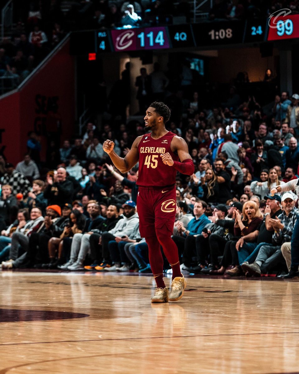 cavs's tweet photo. Good morning, Cavs fans!

How was your WWWeekend? #LetEmKnow https://t.co/bYcxCG4HCU