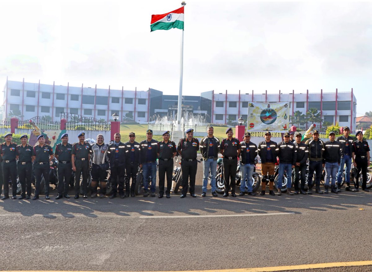 artrac_ia's tweet photo. Commandant #SchoolOfArtillery flagged off the fourth leg of Tri Services Bike Rally #UnityRide22 which comprises of 15 riders from the three Services and is covering a distance of 3500 kms from Karwar to Danapur.
#HarKaamDeshKeNaam
#ARTRAC
@adgpi https://t.co/ZbnBhgXCZ5