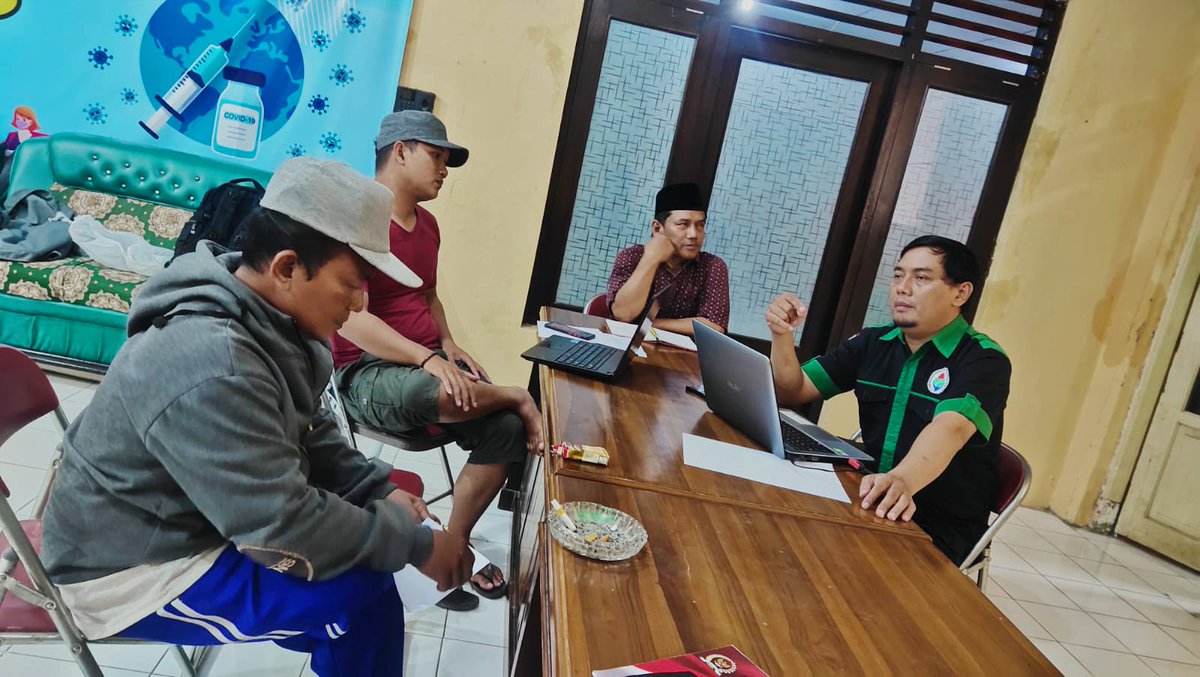 Agus2Prihanto's tweet image. Rapat Pembahasan Rancangan Angaran Dasar (AD) Perubahan Bumdes.
Desa Jatibarang Kidul 
Senin, 21/11/22

#TPPJatibarangBrebes
#Bumdes
@halimiskandarnu
@kemendespdtt
@bpsdmkemendesa
@taufikmadjid71
@yusradaridesa
@tppkemendes
@TPPJateng
@EvyNurmilasari
@AhmadMunsip
@beta_nurcholis
