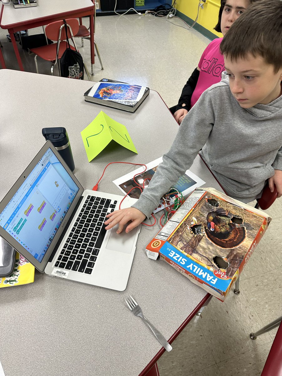 Mrs. Victoria Lojek (@victorialojek) on Twitter photo We had a great morning visiting @tiffloef’s Pardon the Turkey activity using <a href="/makeymakey/">Makey Makey</a>! Great job with this Thanksgiving themed hands-on project! 🦃#EFProud We had a great morning visiting @tiffloef’s Pardon the Turkey activity using <a href="/makeymakey/">Makey Makey</a>! Great job with this Thanksgiving themed hands-on project! 🦃#EFProud