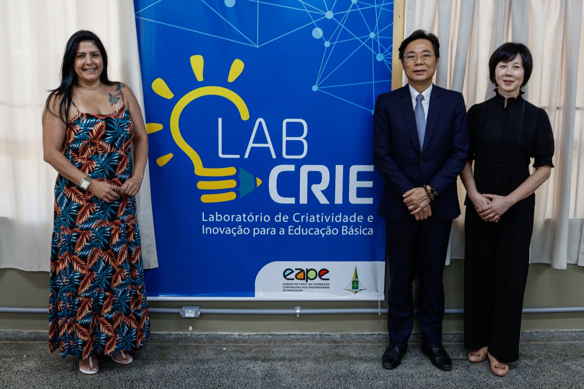 eapeDF's tweet photo. A EAPE recebeu a visita do embaixador e embaixatriz de Taiwan. https://t.co/qqelv3soRH