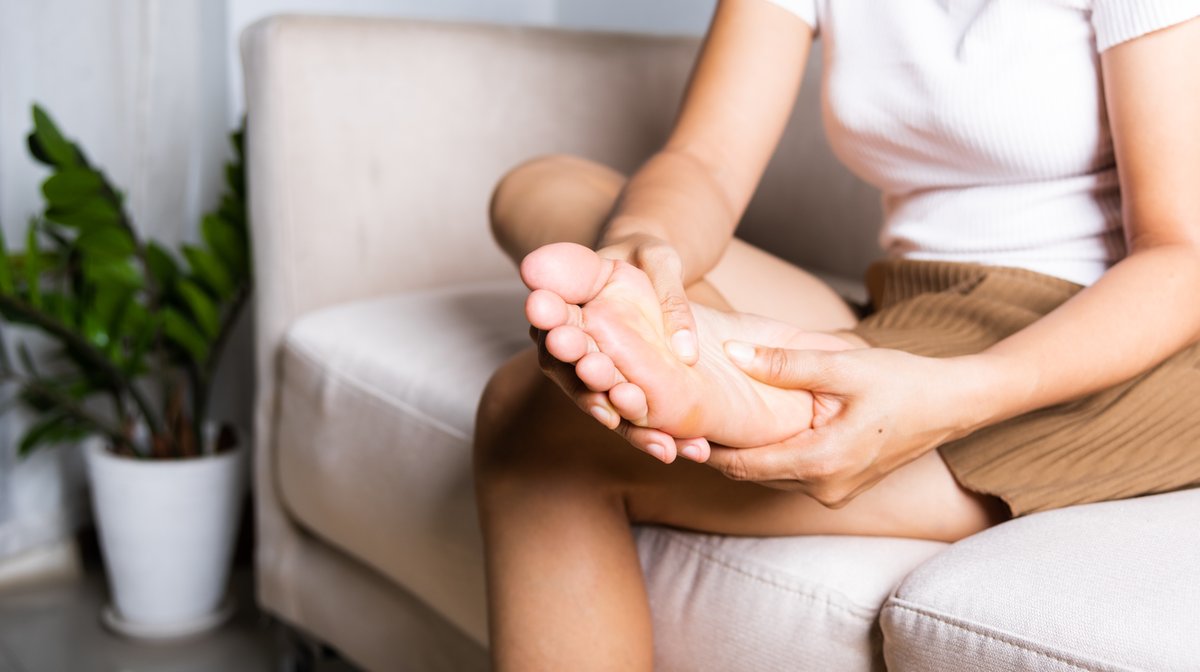FixingFeetPod's tweet photo. Discover common symptoms of a often painful nerve problem know as neuroma!
https://t.co/0ukuAP1ZnE https://t.co/htEKnqSVFK