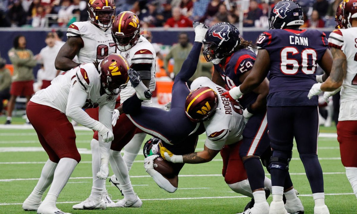 DarrenMHaynes's tweet image. Jon Allen tells @JunksRadio whatever NFL fine John Ridgeway gets for his “suplex” tackle vs Texans, Allen, Daron Payne, &amp;amp; Montez Sweat agreed to pay 1/4 of the fine.

“It’s [the fine] going to be massive. If we didn’t help him out, he’ll be playing the month of December for free”