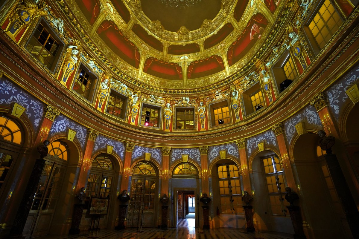 Margot_Obs's tweet photo. 🎭 Jusqu’au 31 décembre 2022, venez découvrir le @chateauvlv en Fête. Cette 17ème édition célèbre les 400 ans de la naissance de Molière ! 🎂 https://t.co/CBZMm9MmBt