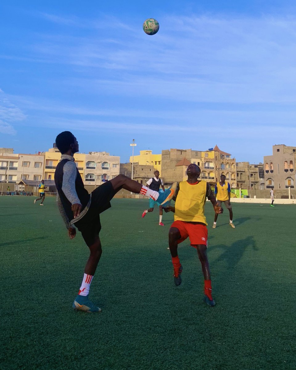 asmalikafoot's tweet photo. ⚽️ 𝑫𝒆𝒕𝒆𝒄𝒕𝒊𝒐𝒏 𝒅𝒆 𝑻𝒂𝒍𝒆𝒏𝒕𝒔 🤩

Le staff technique de l’#𝘼𝙎𝙈𝘼𝙇𝙄𝙆𝘼, a entamé depuis ce lundi matin, les tests pour les footballeurs désireux d’intégrer l’équipe A du club.🔥
Ces essais se poursuivront jusqu’au 25/11/2022 😇

#SunuMalika #asmalika #kebetu https://t.co/Nrgr1q6V3f