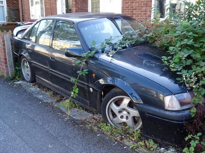 In East London apparently. If you know, you know. <a href="/paintedpixie71/">chris</a> <a href="/Tim_Oldland/">Tim Oldland</a> <a href="/PaulCowland_/">Paul Cowland ⛽️</a> @ThePollitt <a href="/LUDENClassics/">LUDEN Automotive</a> <a href="/Carpervert/">Jonny Smith</a>