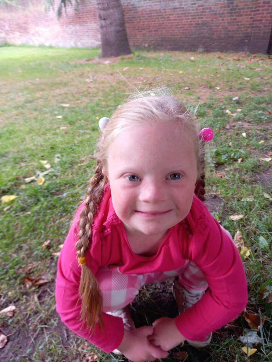 Wouldntchangea1's tweet photo. ‘I love going for walks in the Wyre Forest with my family and paddling in the stream and jumping in puddles!’
Lauren, aged 7
#TuesdayTwitterTakeover #DownSyndrome #WouldntChangeAThing https://t.co/VTSZP630vA