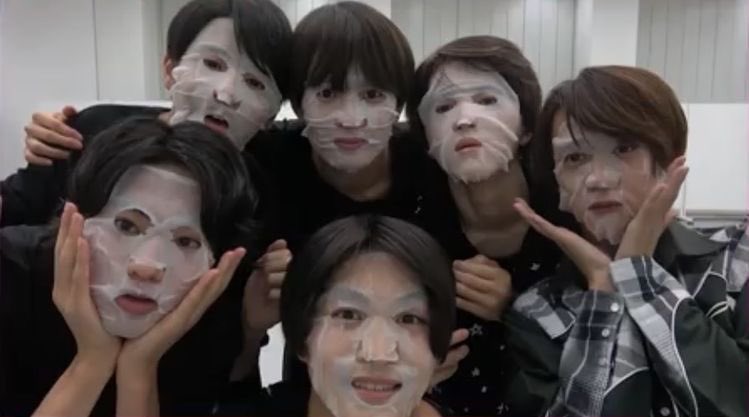 ryua___o0's tweet photo. 6人にいつも元気をもらってます。
これからも美 少年のみんなが笑って過ごせますように💐
ずっと応援してます✨
6人が大好きだ~🥺🫶🏻

#世界に羽ばたけ美少年
#美少年結成6周年
#結成6周年 
#美少年 https://t.co/bC3WRA0VTA