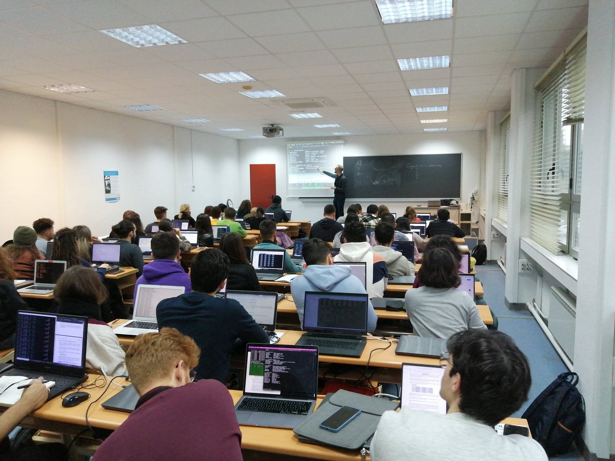 M2dSchool's tweet photo. Running Ab Initio Multiple Spawning calculations with @insilphotochem Basile Curchod
#M2DSchool https://t.co/FsTbA6asBs