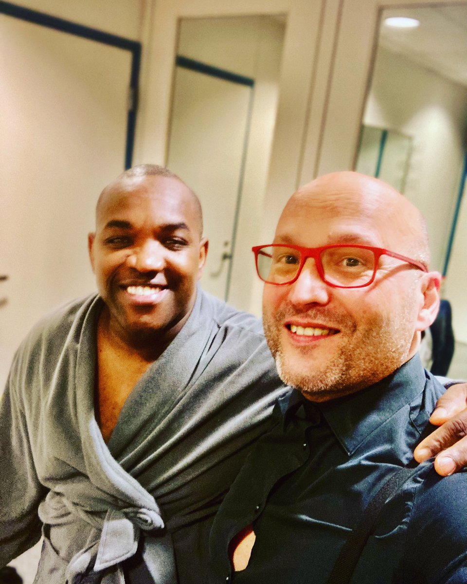 EnriqueMazzola's tweet photo. Ciao caro @Brownleetenor , so many years working together, isn’t it? When was the first time…#barbiere at @deutsche_oper ? See you later for our 4th #lecomteory at @LyricOpera 🤗🙌🏼
.
.
.
#likechicago #chicagolife #chicagocity #windycity #chicagoartist #rossini @PSMusicBerlin https://t.co/an4oLwdkic