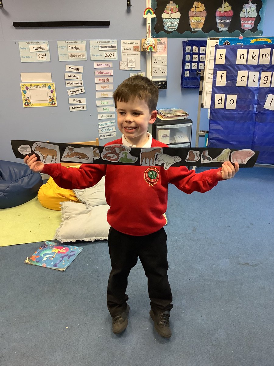 RECEPTIONOPS's tweet photo. Today in @RECEPTIONOPS we listened to the story about Chinese New Year. 🧧
We recreated the story by cutting out the animals and ordering them in the winning order of the zodiac.
🐀 🐂 🐅 🐇 🐉 🐍 🐎 🐐🐒🐓🐕🐖
#chinesenewyear #theyearofthetiger #finemotor #storytelling https://t.co/Fm6xxE9y7p