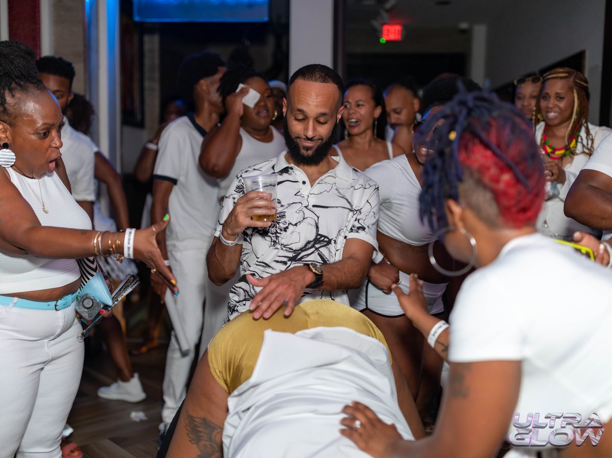 DCCarnivalExp's tweet photo. Just scrolling by and dropping the hidden gems that YOU missed at Ultra GLOW earlier this year, such a #TBT  👀

📸: @logicpromotions 

#DMV #DCCarnival #DC #Mood #Soca #CaribbeanParty #Friends #Party #Fun #Events #Music #Drinks #Vibes #Mood https://t.co/8NFsY1Zfgp