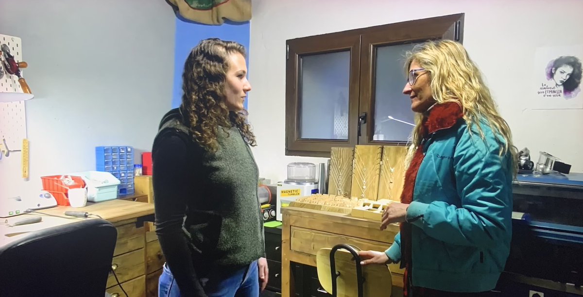 salutimuntanyes's tweet photo. JA VENIM GENT! Aquest divendres @salutimuntanyes amb @evaclauso pel @canal_33 (22:15) anirà a visitar Caregue i Seurí al @visitpallars Descobrireu els secrets de segles amagats @CasaBellera i les pintures de l’artista català, Santi Moix. @aralleida @ajuntamentsort @LleidaRural https://t.co/y2nIpCVdRq