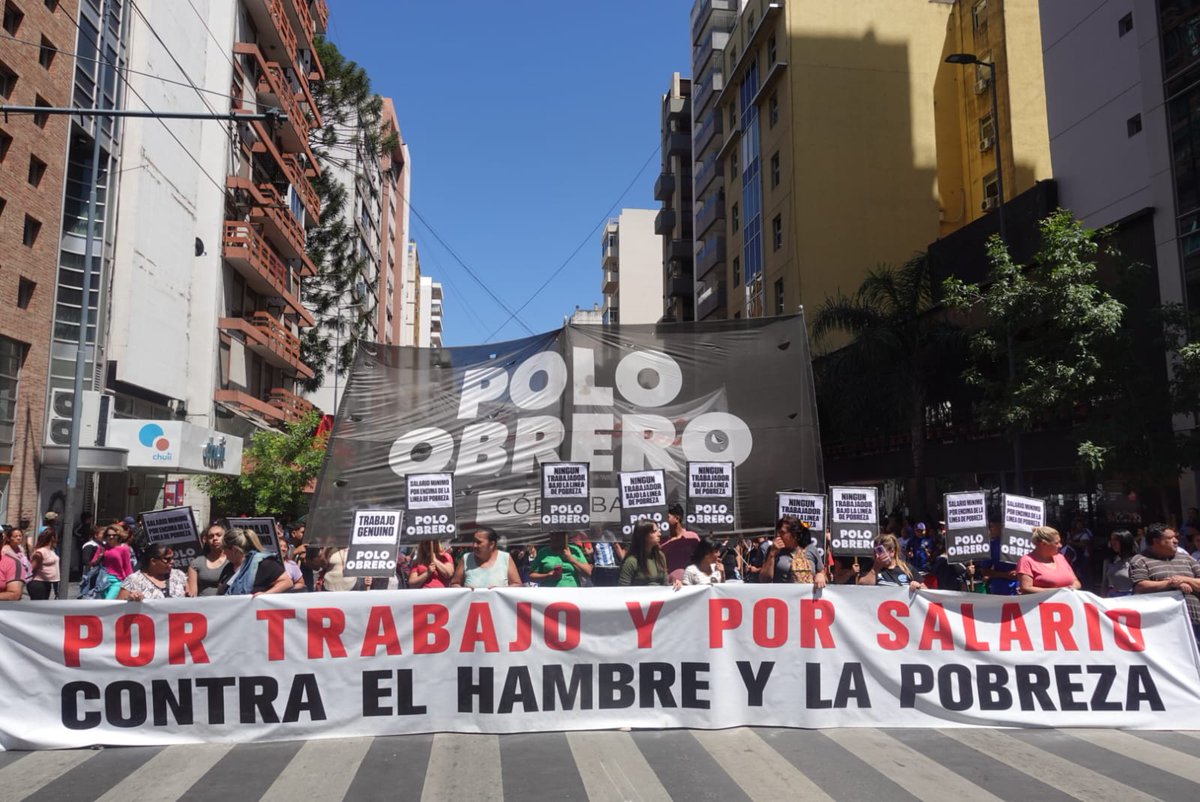 SoleDiazGarcia's tweet photo. 🏴Con el Polo y la Unidad piquetera en las calles por trabajo genuino y salario minimo igual al costo de la canasta básica. 

Basta de ajuste al pueblo para pagar al FMI https://t.co/EmcP2iZrUC