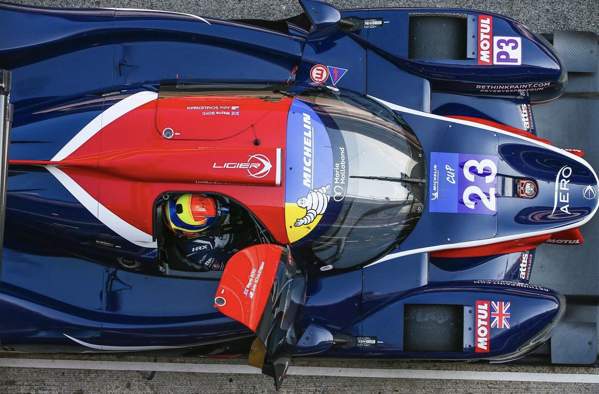 🎨 AERO is colorful.

AERO offers a range of colors and finishes that can be tuned for specific applications. AERO has the resources to develop custom pigments to match specific branding and aesthetics, both in gloss and matte finishes.