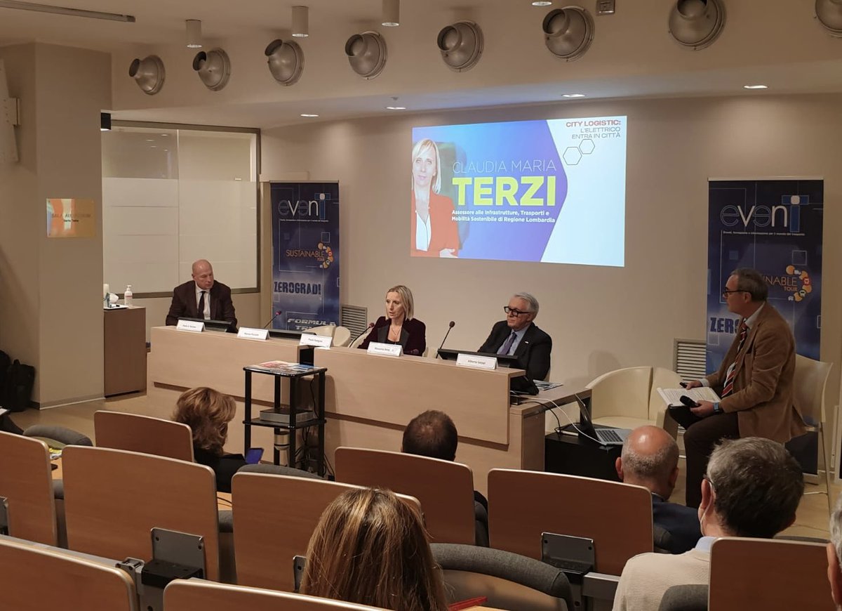 cmterzi's tweet photo. Il Sustainable Tour 2022 ha fatto tappa oggi all’Auditorium #Sacbo con il dibattito sul tema "City logistics: l'elettrico entra in città". #politica, #mobilità ed #efficienzaenergetica sono chiamate a giocare un ruolo chiave e #Regione è in prima linea. https://t.co/llAYfCCnv7