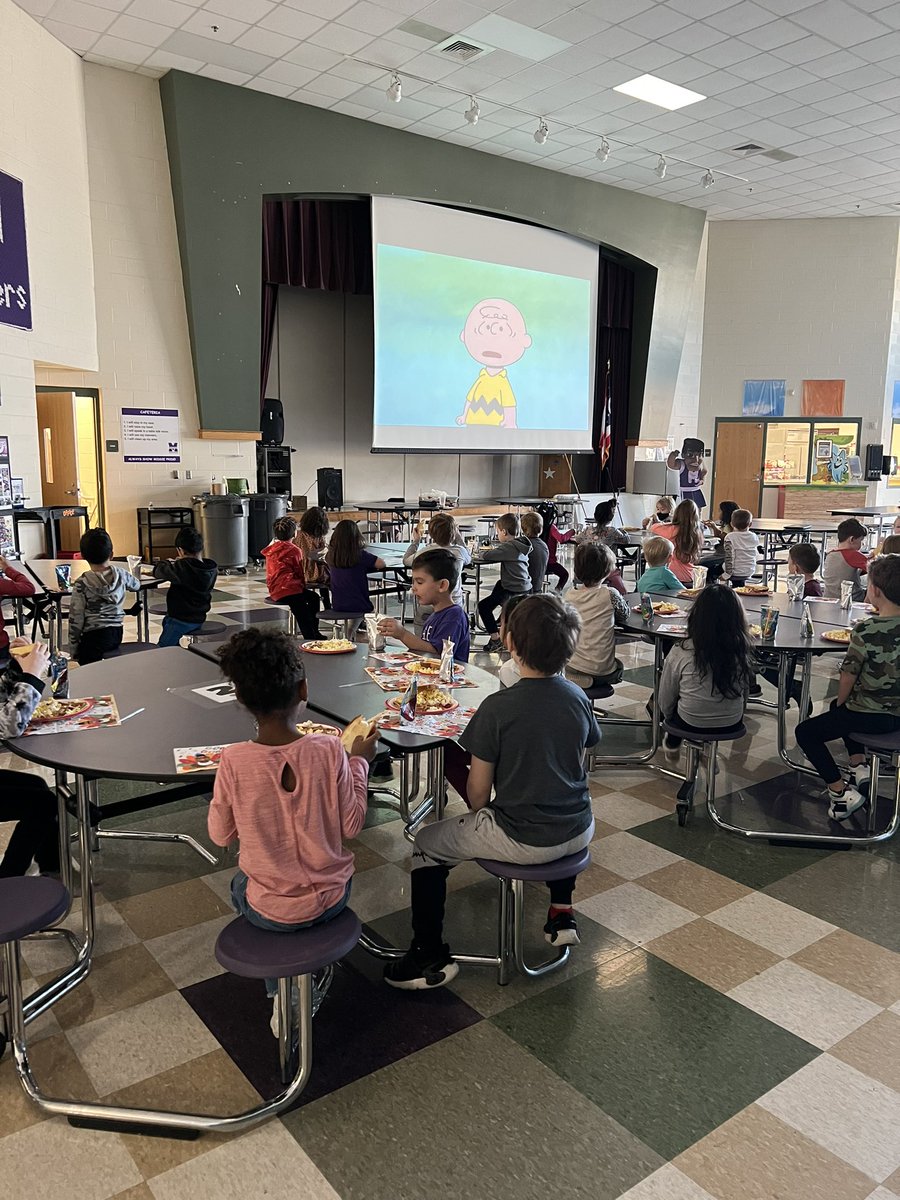 MrsHatcher_K's tweet photo. It’s a Charlie Brown Thanksgiving! 💜 @MayfieldTweets #MiddieRising #ChasingGreatness https://t.co/6fSCy4eyGi