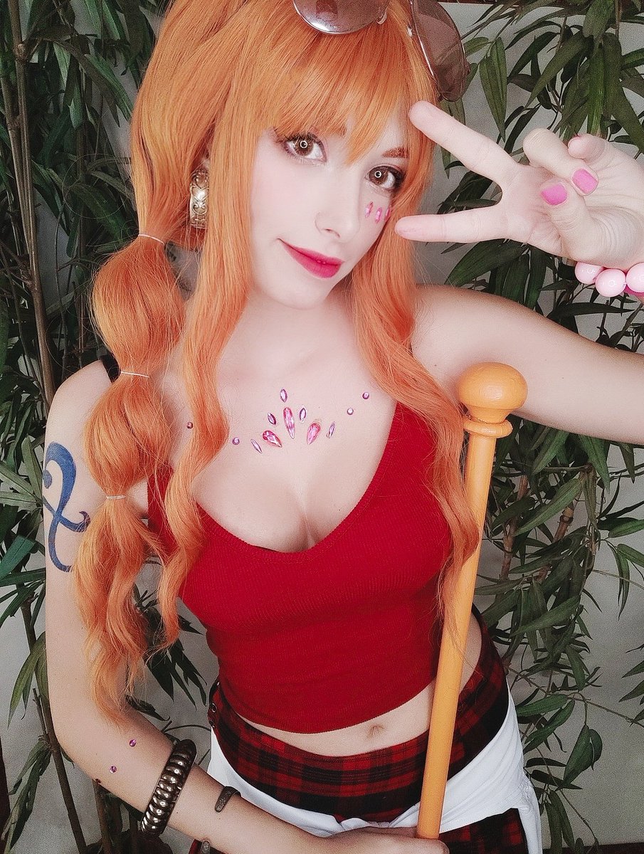 AidaKoizumi's tweet photo. Hoy he vuelto a ser Nami, con el outfit casual de RED✨💕🍊🍊🍊 https://t.co/HE2Q35wwEo
