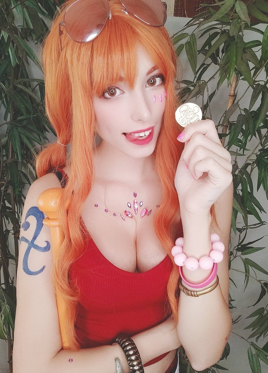 AidaKoizumi's tweet photo. Hoy he vuelto a ser Nami, con el outfit casual de RED✨💕🍊🍊🍊 https://t.co/HE2Q35wwEo