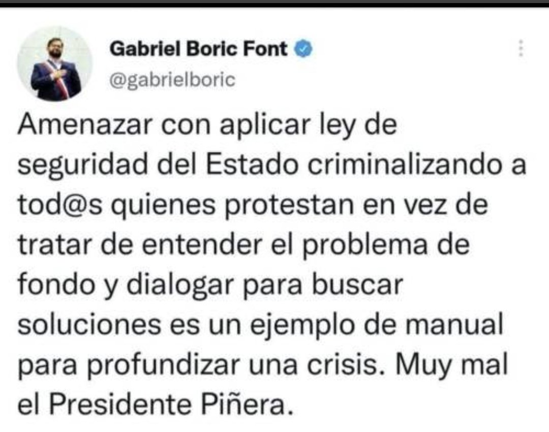 a_tunez's tweet photo. @LuisFran765 @rbascu1 Oiga no criminalize el movimiento que le pasa? https://t.co/WKafrtYzWK