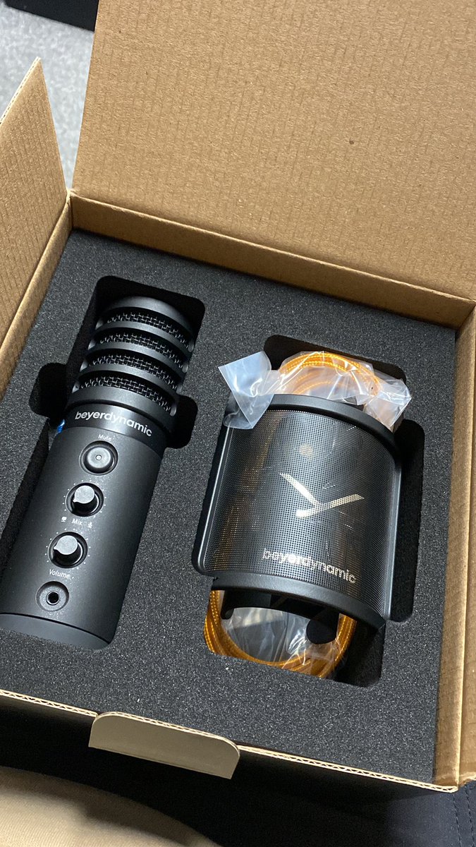 lenavtl's tweet photo. New stuff 😍😍 https://t.co/hEI081436Q