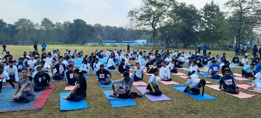 ChayanikaBora7's tweet photo. Day 6 of East zone Pre RD camp 2022
#yogasession #culturalassimilation
@YASMinistry @vinaynssrd @nss_rdguwahati @rdnss_kolkata  @DIPAKKU93471047 @_NSSIndia https://t.co/bgLrMHWRFe