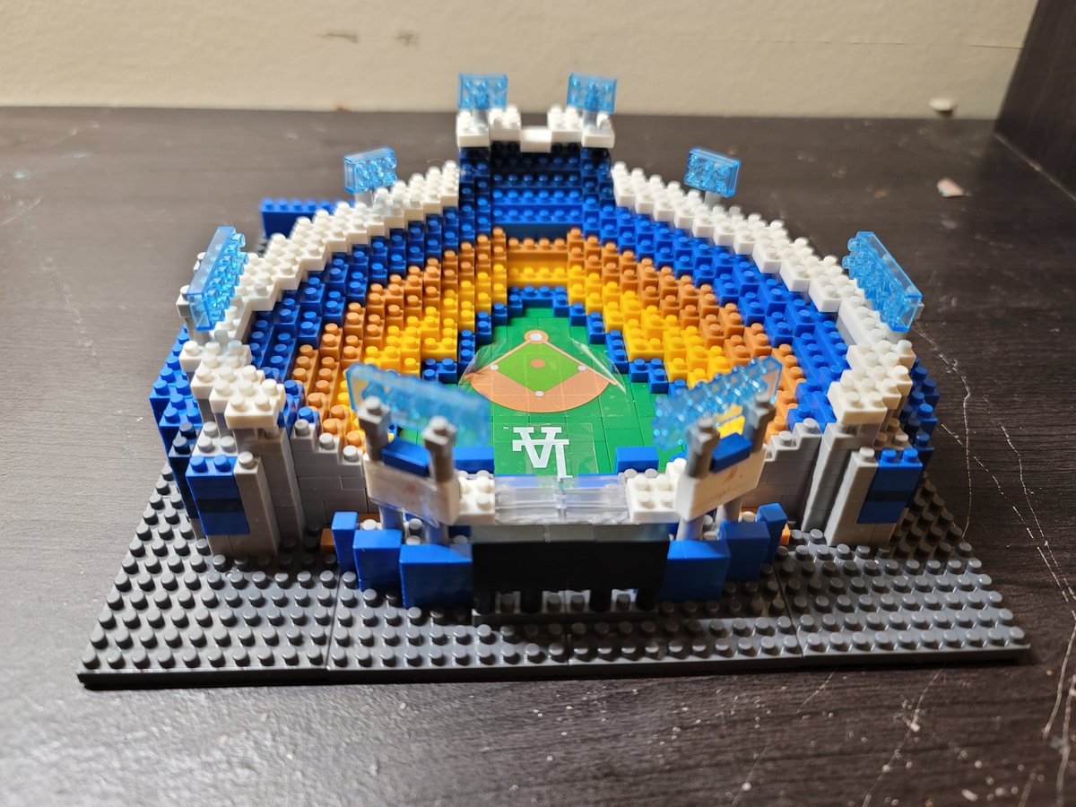 CallenHuey's tweet photo. I finished the #BRXLZ #Mini Dodger Stadium set. This was a very fun and easy build with no support issues. #DodgerStadium #Dodgers #LA #FocoUSA. #DodgerStadium60 @BrxlzC @AndX259 @casey62975 @SmithJanetmarie @MelanieLynneN #MLB #LosAngeles @StadiumStephy https://t.co/Se5tnzK4Ly