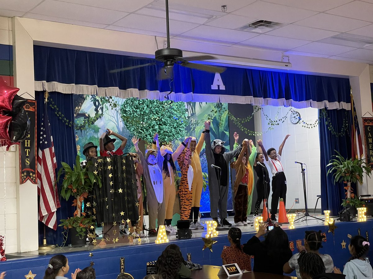Argyle’s Literacy Night was a huge success! Shoutout to <a href="/musiqmaker770/">Mr. Fleming</a> for Argyle’s Drama Club debut performance, <a href="/bdettelbach1/">Beth D.</a> &amp; <a href="/stef_laurens/">Stef Laurens</a> for leading 2nd grade Ss &amp; families in a theater integration reading strategy, and @Lisa_Kelley7 &amp; Mrs. Johnson for an incredible event!