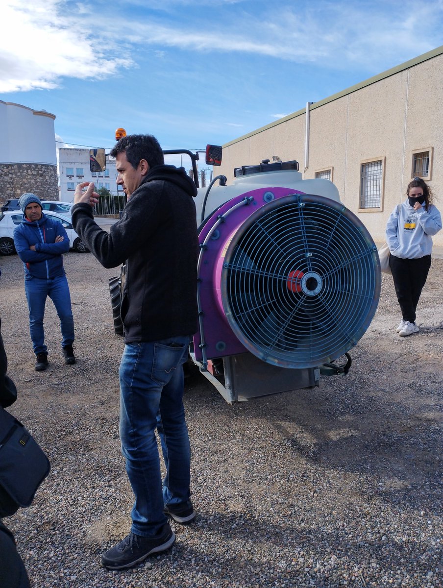 EAMasBove's tweet photo. 🚜Avui hem realitzat la sessió pràctica presencial i l'examen del curs que s'està fent a distància de nivell qualificat de manipulador i aplicador de productes fitosanitaris📝

@ruralcat 
#FAD #FAD2022 https://t.co/gIUmGvgm53