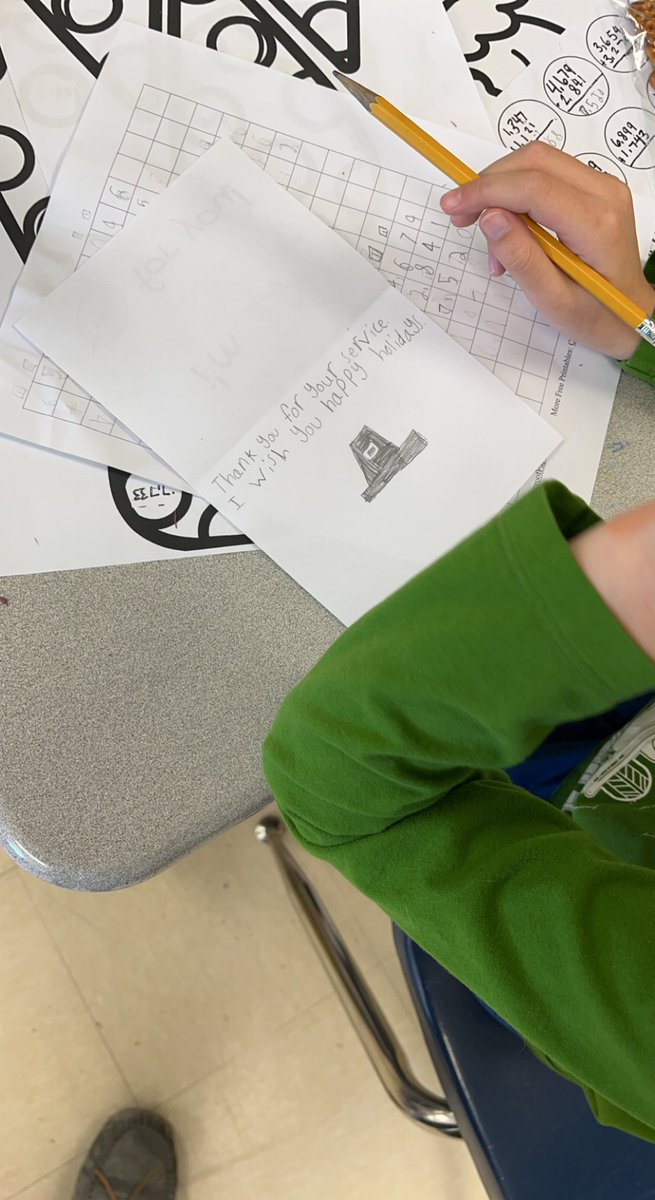 Taking time to show our military members we are thinking of them during the holiday season!! #USSNemitz #clarkestrong <a href="/CCPS_VA/">Clarke Co Schools</a> <a href="/MTinsman_edu/">M Tinsman Principal</a>