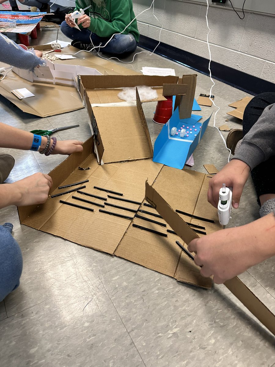 McKee_NC's tweet photo. 8th graders designed and constructed Mini-Golf obstacles using design principles.  Then zoomed with Kyle Cutshaw from Mossy Creek Mini-Golf to hear about his course design.  #STEMDays #CommunityPartners #DesignProcess @theTSIN @RoaneSchoolsTN https://t.co/K4dAAxjtod