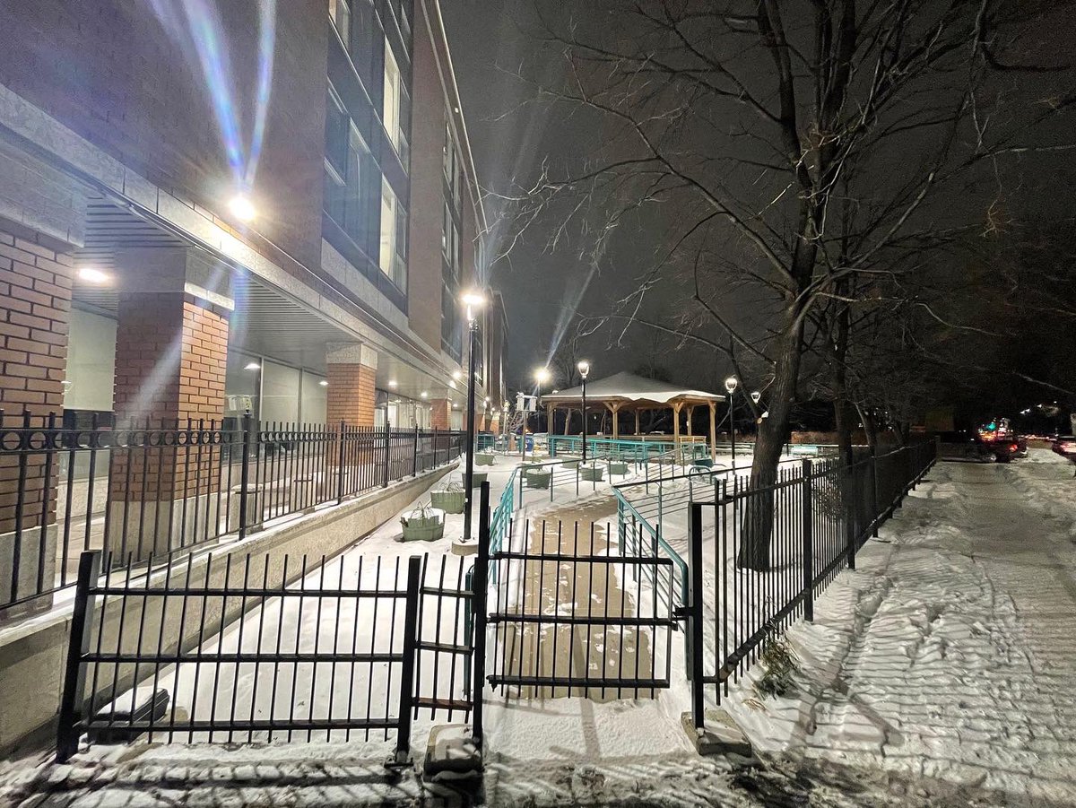 mjlightingwpg's tweet photo. Just completed
an exterior lighting project
at Lions Manor
in downtown Winnipeg.

The new poles, fixtures,
and bollards look fantastic,
and it sure does make the buildings look bright, safe, and secure!
🏡
@lionsclubs 
🏢 https://t.co/WJFuumkSLV