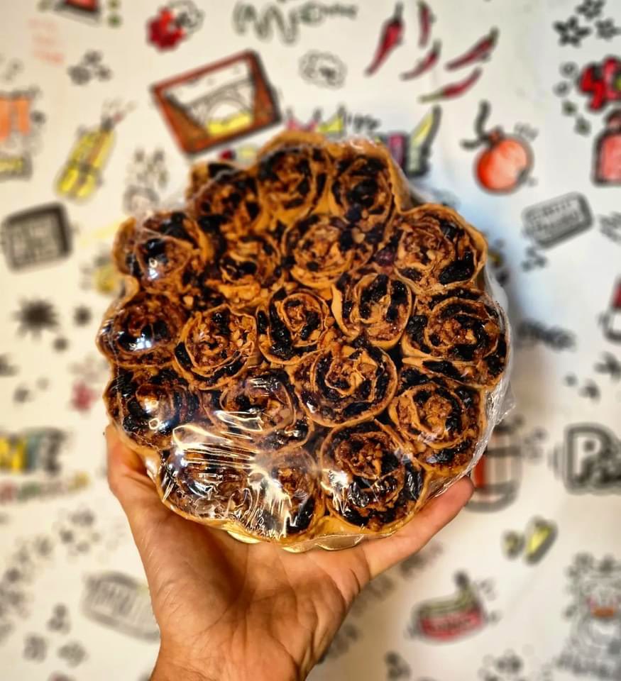 calabriaonline's tweet image. 😋 La pitta &apos;mpigliata

La #pitta è un dolce tipico della provincia di #Cosenza e in particolare del paese di SanGiovanniInFiore, ma oggi è diffuso in tutta la regione con alcune piccole varianti riguardanti solo ed esclusivamente la forma finale e non gli ingredienti. #Calabria