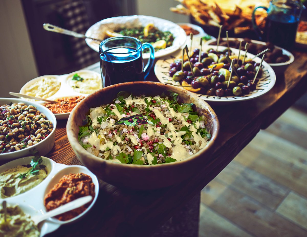 Celebrate the healthy way this Thanksgiving: Try Alice's Mixed Herb, Pomegranate &amp; Lentil Salad recipe!
bit.ly/3tRuvMZ #plantbased #glutenfree #thanksgiving #recipe