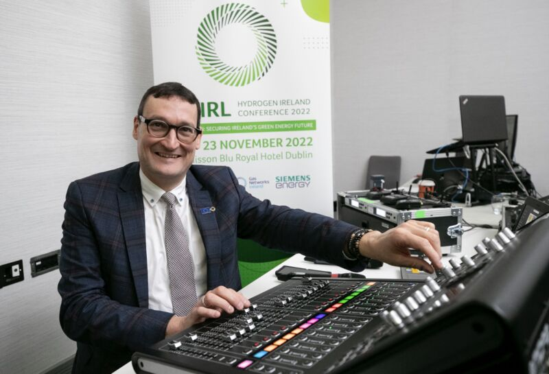 Paul McCormack (@paulnewry) on Twitter photo <a href="/bartbiebuyck/">Bart Biebuyck 🇪🇺</a> from <a href="/CleanHydrogenEU/">Clean Hydrogen Partnership</a> at the flight controls of the <a href="/Hydrogenireland/">Hydrogen</a> conference 2022, clearing the #CleanEnergy flight path for #Ireland <a href="/bartbiebuyck/">Bart Biebuyck 🇪🇺</a> from <a href="/CleanHydrogenEU/">Clean Hydrogen Partnership</a> at the flight controls of the <a href="/Hydrogenireland/">Hydrogen</a> conference 2022, clearing the #CleanEnergy flight path for #Ireland