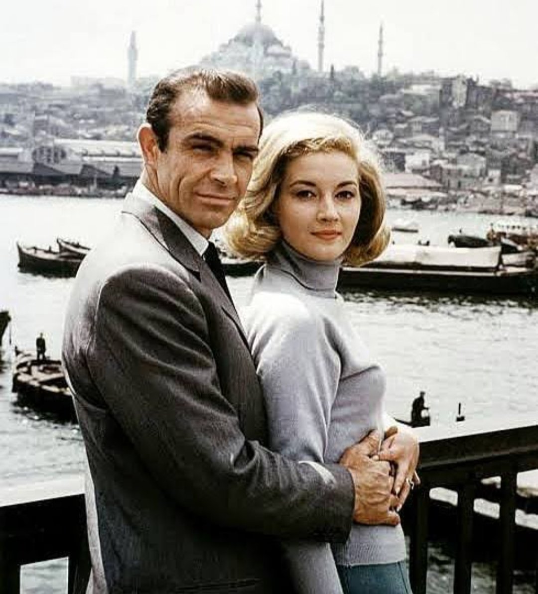 @mazidenfotograf Sean Connery - Daniela Bianchi

Rusya'dan Sevgilerle filminden bir sahne; 1963 yapımı bir casus filmi ve Eon Productions tarafından çekilen ikinci James Bond filmi.