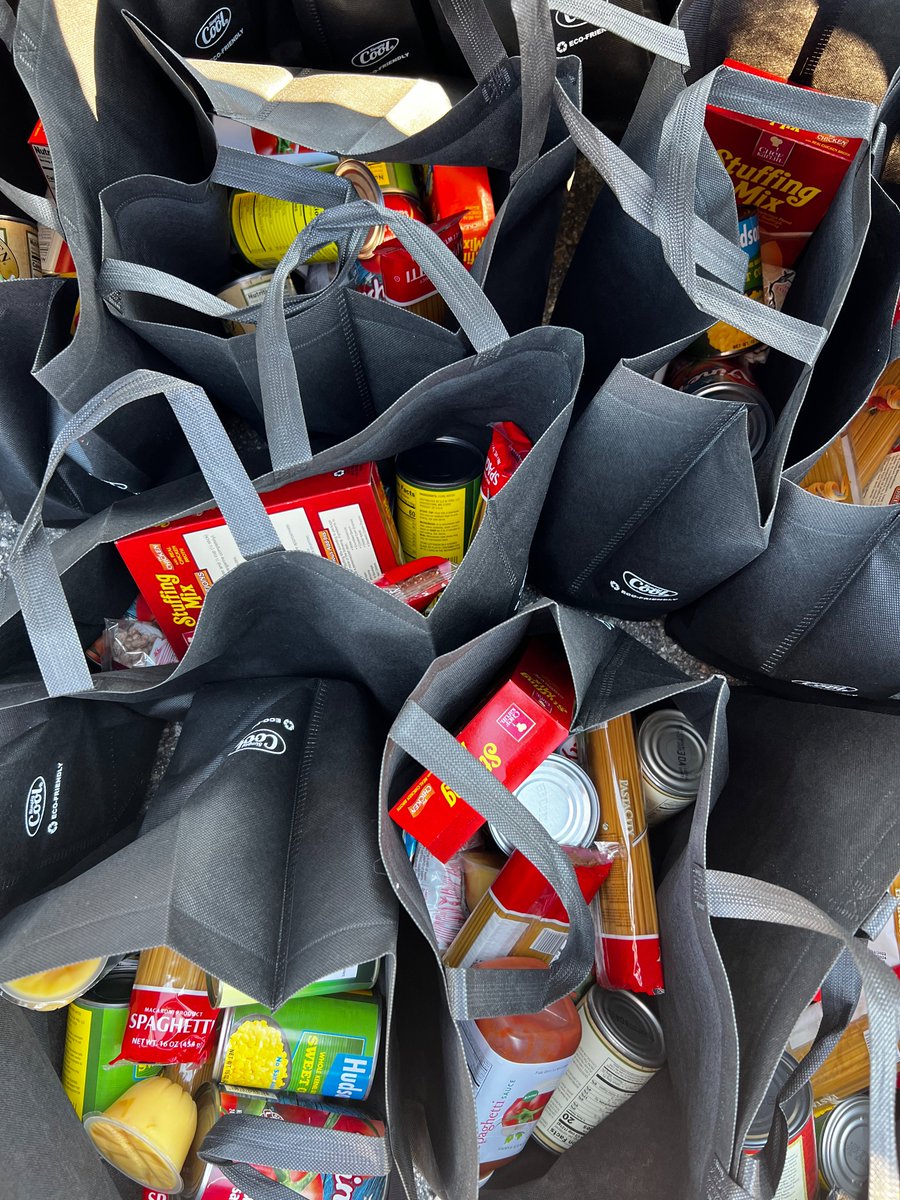 HeadWaters_RC's tweet photo. Thank you again to the volunteers and community organizations that helped make this year's Turkey Trailer so successful. Happy Thanksgiving to you and your family from HeadWaters! https://t.co/Q3cAl2DUrU