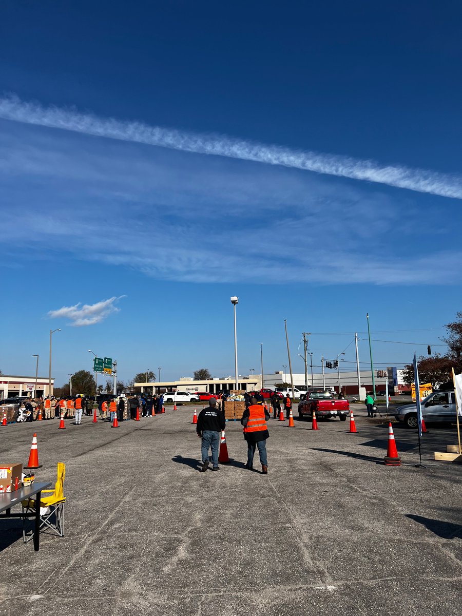 HeadWaters_RC's tweet photo. Thank you again to the volunteers and community organizations that helped make this year's Turkey Trailer so successful. Happy Thanksgiving to you and your family from HeadWaters! https://t.co/Q3cAl2DUrU