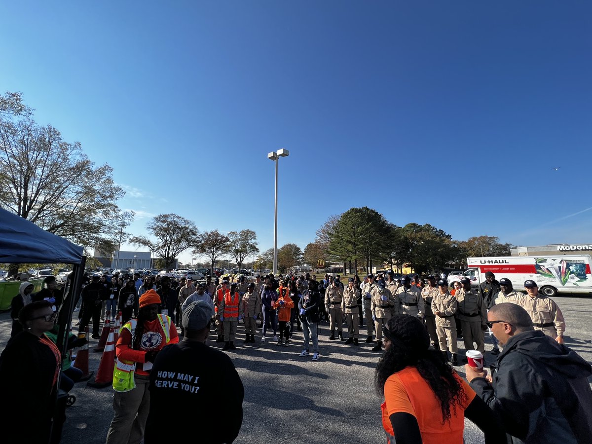HeadWaters_RC's tweet photo. Thank you again to the volunteers and community organizations that helped make this year's Turkey Trailer so successful. Happy Thanksgiving to you and your family from HeadWaters! https://t.co/Q3cAl2DUrU
