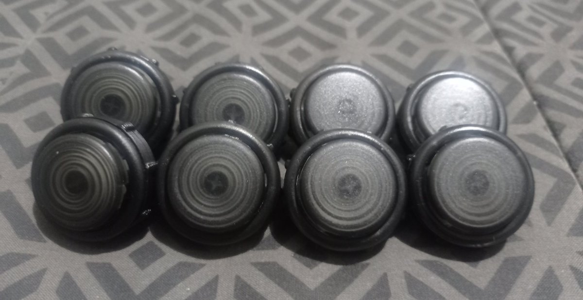 RPunK_cl's tweet image. Estimados. Tengo en venta dos juegos de 8 botones punk workshop de 30mm. Botón mecánico con Cherry MX silver speed RGB low profile. Es el botón más rápido del mercado y que actualmente utiliza Tokido. Cualquier duda o consulta al inbox.

Valor $42.000 cada juego

RT plz.